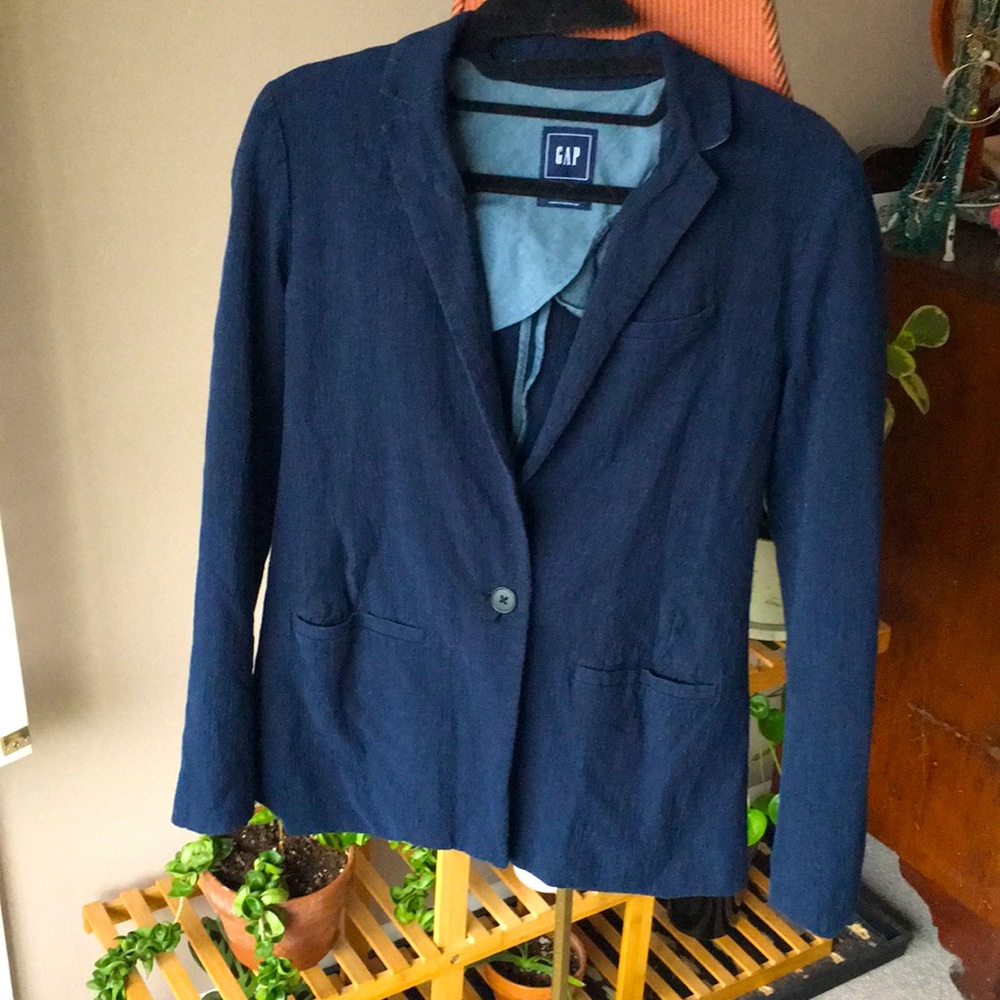 Dark blue linen blazer by GAP.